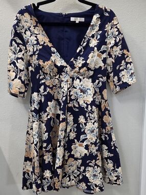 Wayf Navy Floral V-Neck Short Sleeve Dress